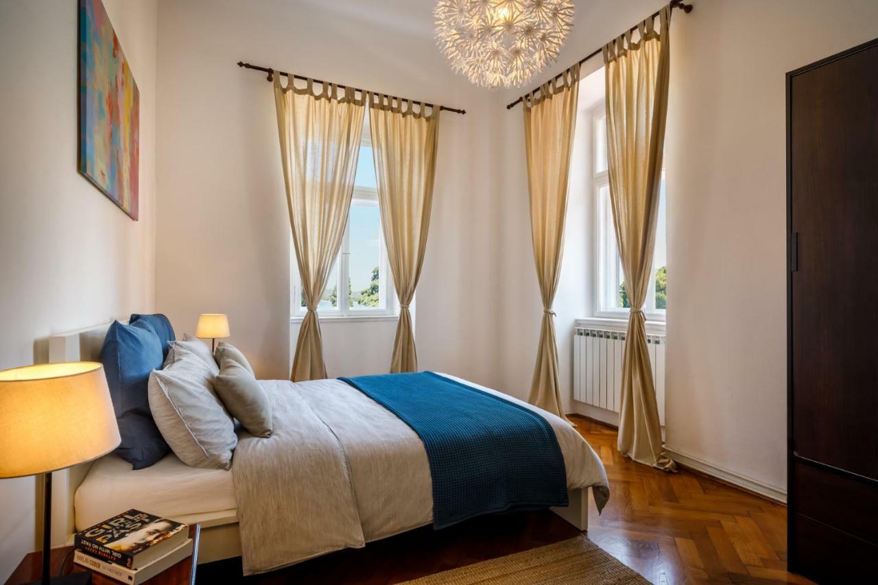 Amphitheatre Premium Apartment With Seaview Pula Exterior foto